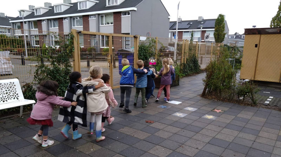 Leerlingen bewegen samen